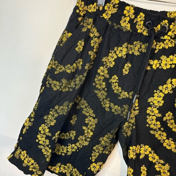 China Market Smiley Shorts Floral Smiley Face Large - Picture 2 of 10